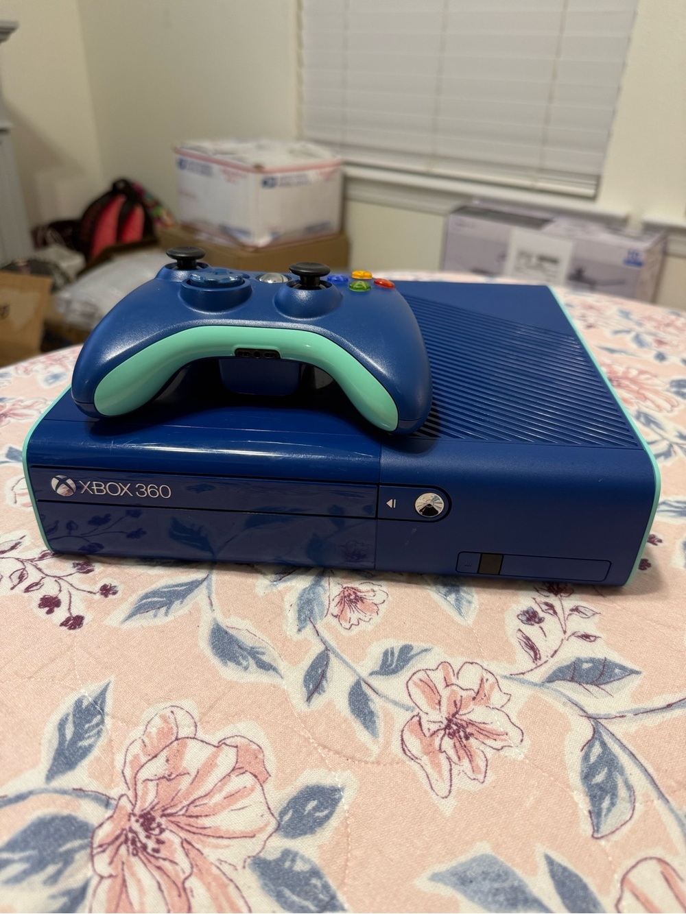 Xbox 360 E - RARE Call Of Duty Special Edition Blue 250GB Bundle